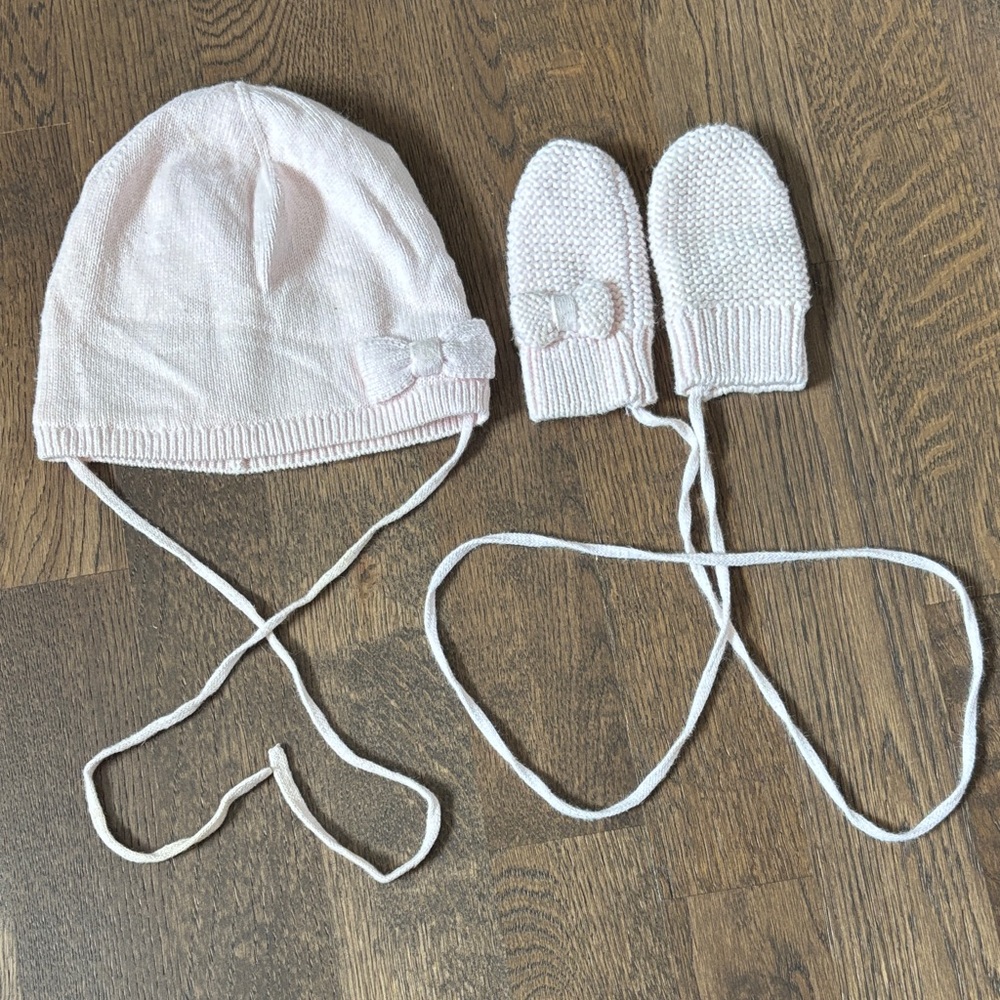 Jacadi Light Pink Knit Hat and Mittens with Bows